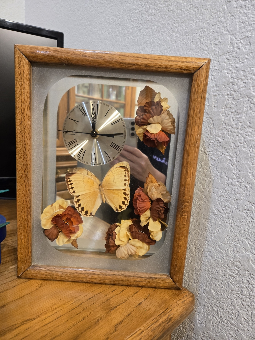 Beautiful Vintage Shadow Box Wooden Frame Butterfly Clock with Flower Accents